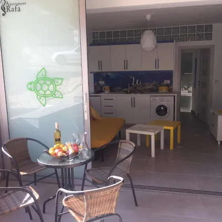 Saranda Apartments *