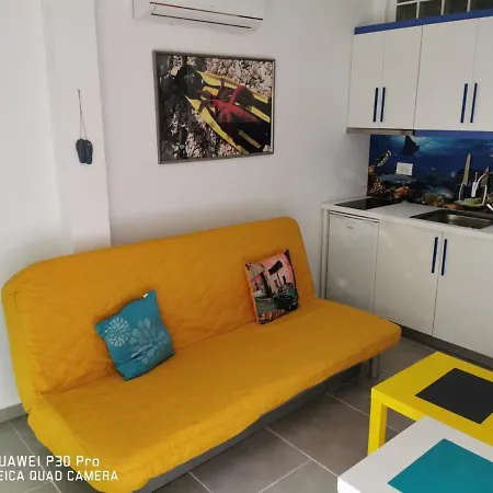 Saranda Apartments Appartamento *